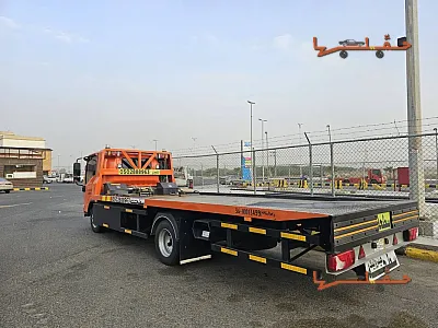 سطحة الليث الوسقه لنقل السيارات في الوسقة