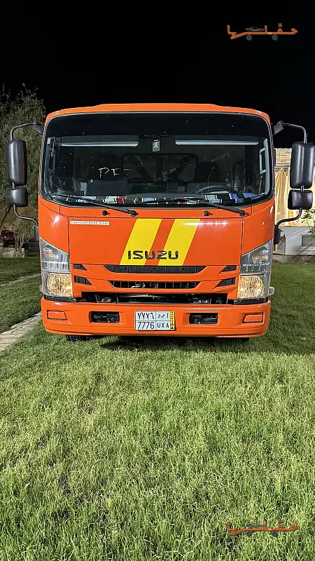 سطحة هيدروليك مع منصة خفض - سطحه ابوخالد نقل سيارات في الرياض