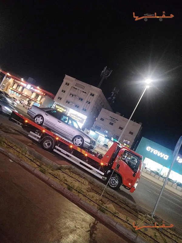 سطحه الشرقيه الدمام | سطحة هيدروليك مع منصة خفض سطحة هيدروليك مع منصة خفض - سطحه الشرقيه في الدمام
