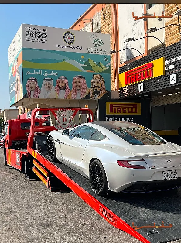 سطحه سكاكا هدروليك وعادي سكاكا | نقل سيارات فارهة وسبورت نقل سيارات فارهة وسبورت - سطحه سكاكا هدروليك وعادي في سكاكا